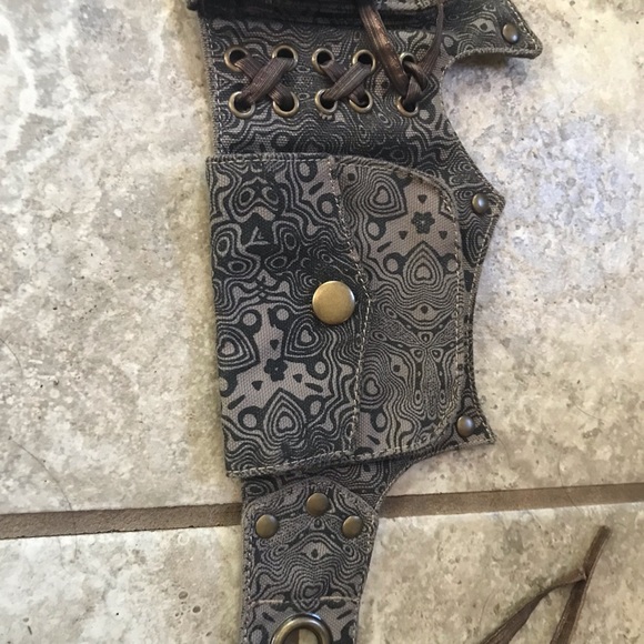 Maddie Moon - Bat wing belt print, Medium - Picture 3 of 8